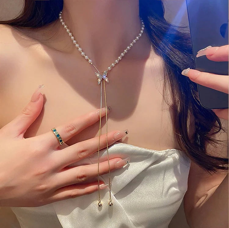 Collar mariposa, con perlas y Cristales preciosos